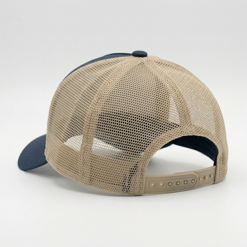 Gorra Trucker Pez Virtual – Argentina atrás